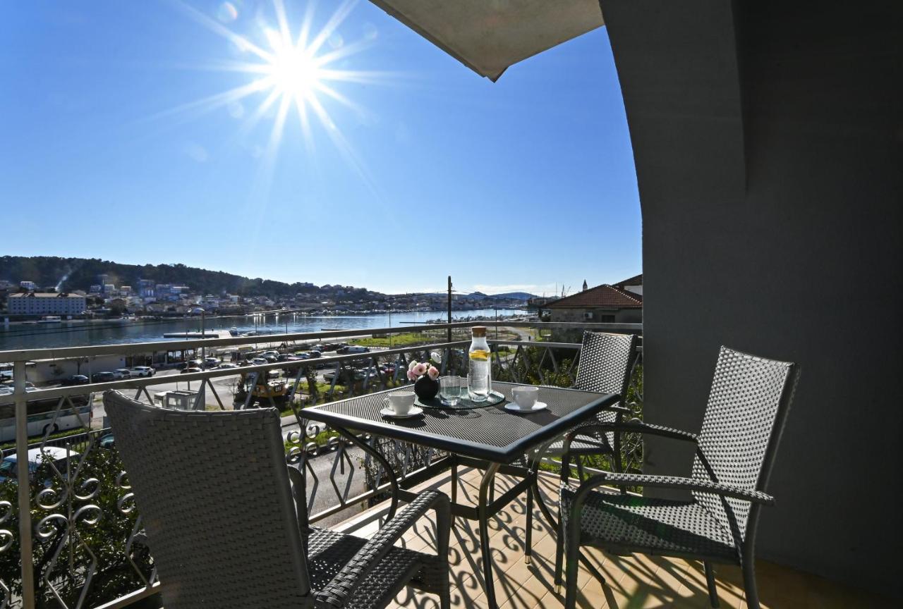 Holiday House Vukman Trogir Luaran gambar