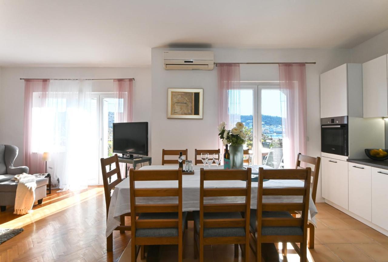Holiday House Vukman Trogir Luaran gambar