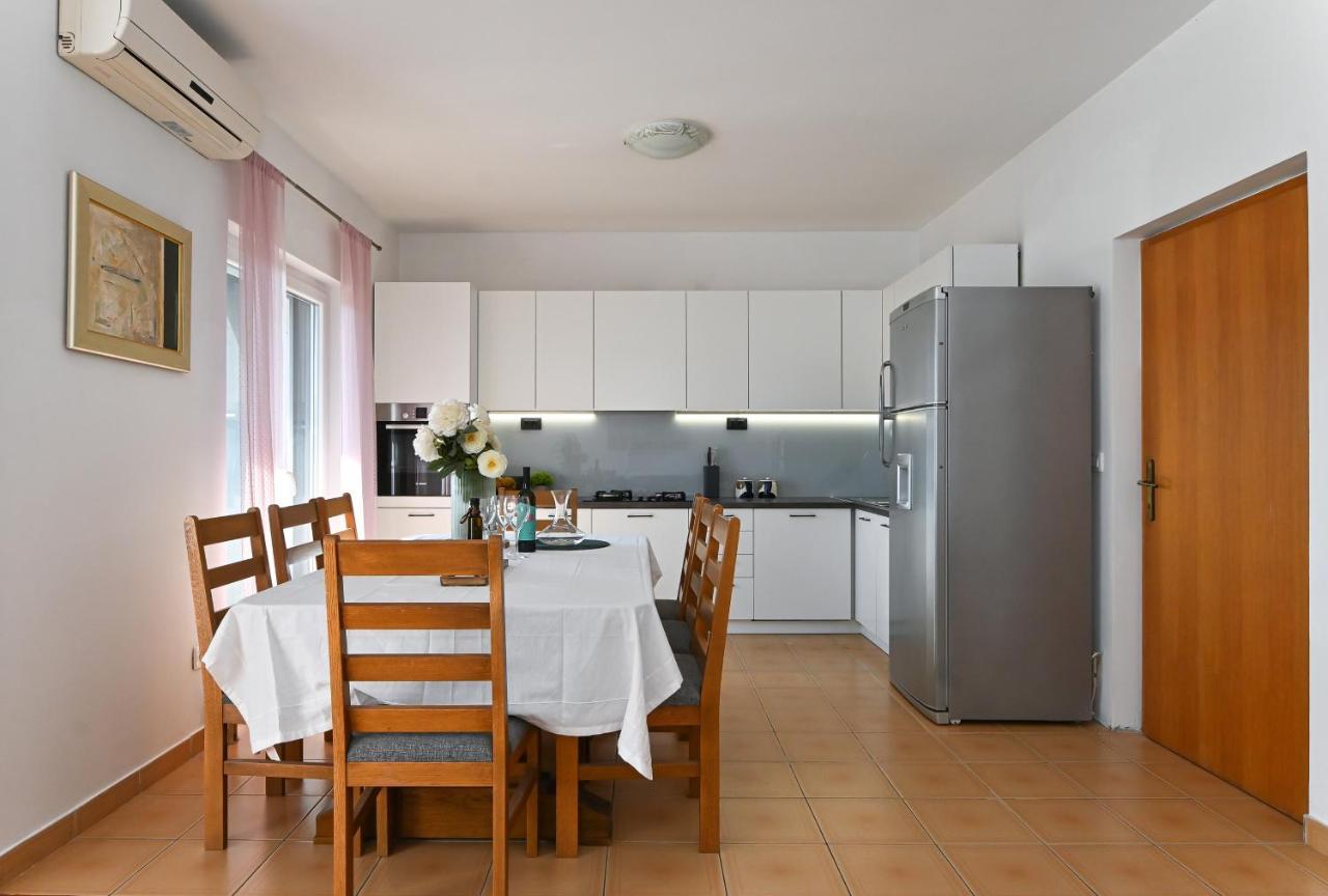 Holiday House Vukman Trogir Luaran gambar